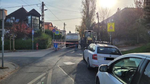 Farkasréti Általános Iskola csőtörés és utcalezárás